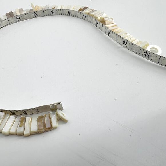 Vintage Mother of Pearl Bib Necklace 18" - Picture 7 of 7